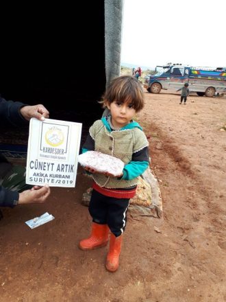 Zor şartlardaki kardeşlerinize akika kurbanlarınızı ulaşıyoruz 06